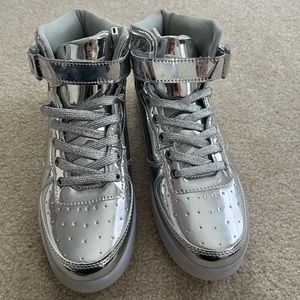 Silver Light Up High Top Sneakers (9.5)